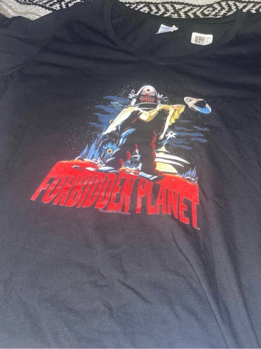 New Forbidden Planet VNeck Size XL .